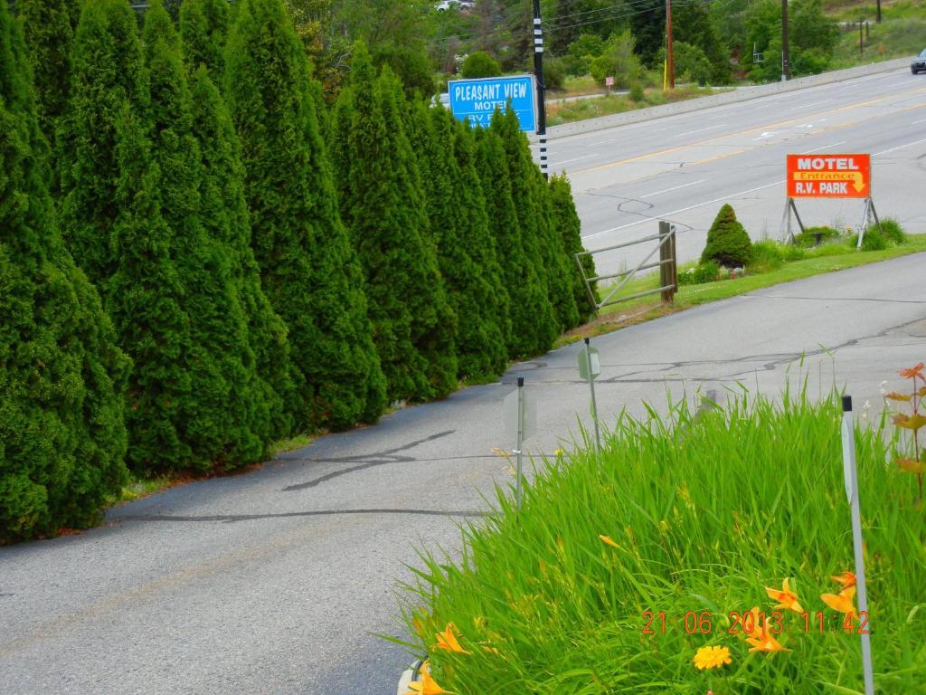 Pleasant View Motel Summerland Esterno foto