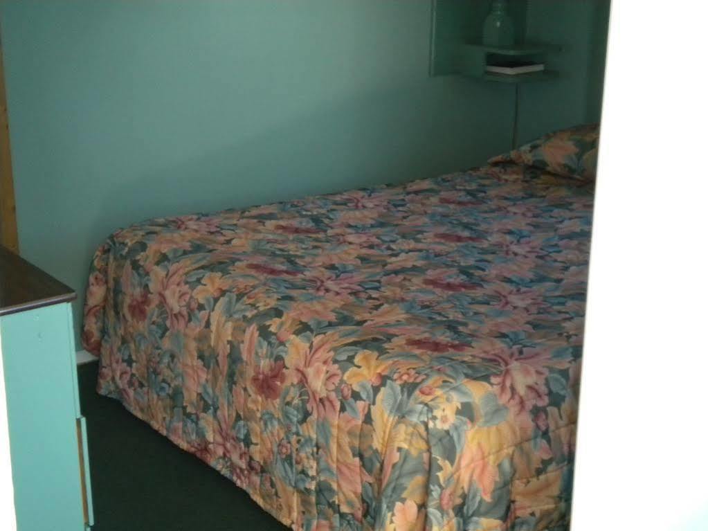Pleasant View Motel Summerland Esterno foto
